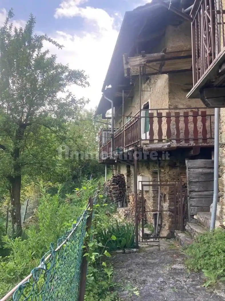 Rustico - Casale in vendita a Ingria
