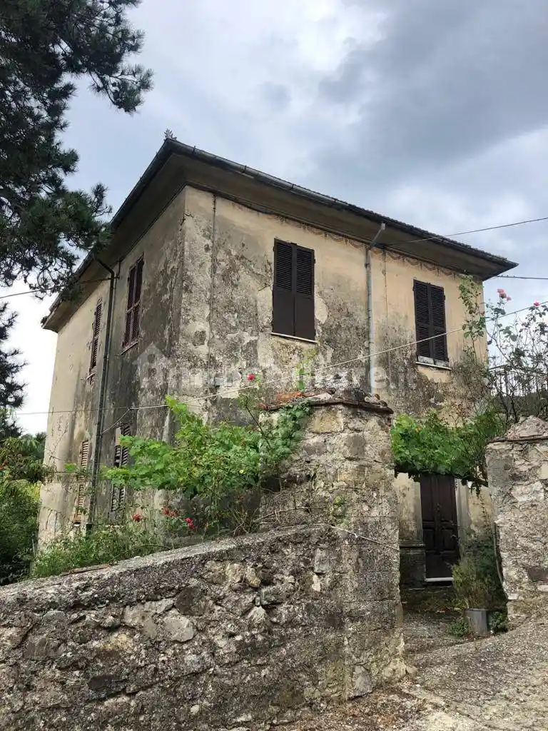Casa indipendente in vendita a Fivizzano