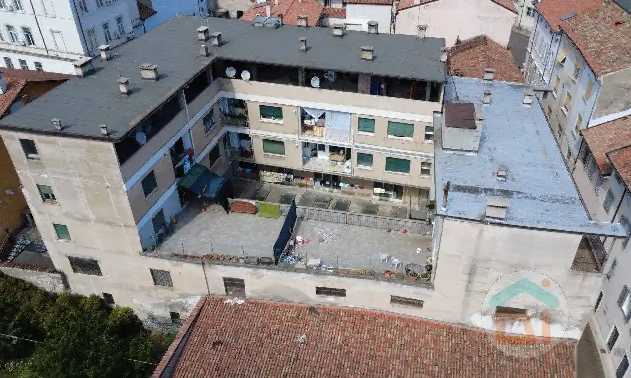Palazzo - Edificio in vendita a Gorizia