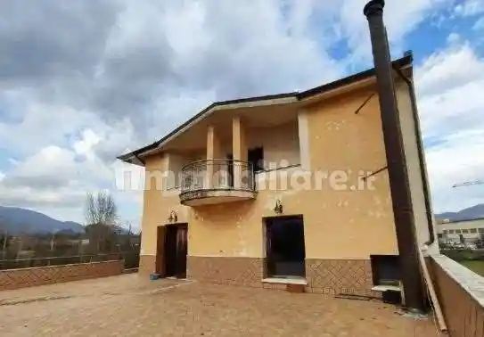 Casa indipendente in vendita a Montaquila