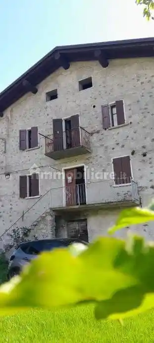 Casa indipendente in vendita a Piateda