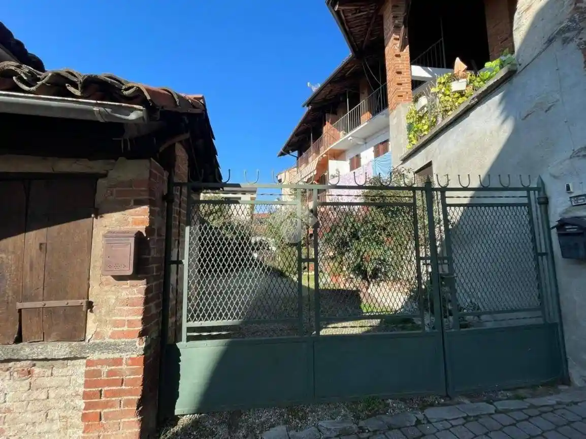 Casa indipendente in affitto a Torre Canavese