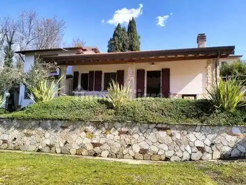 Villa in vendita a Camaiore