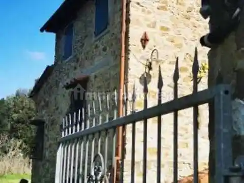 Rustico - Casale in vendita a Rosignano Marittimo