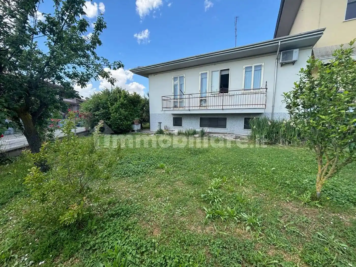 Villa in vendita a Castel San Giovanni