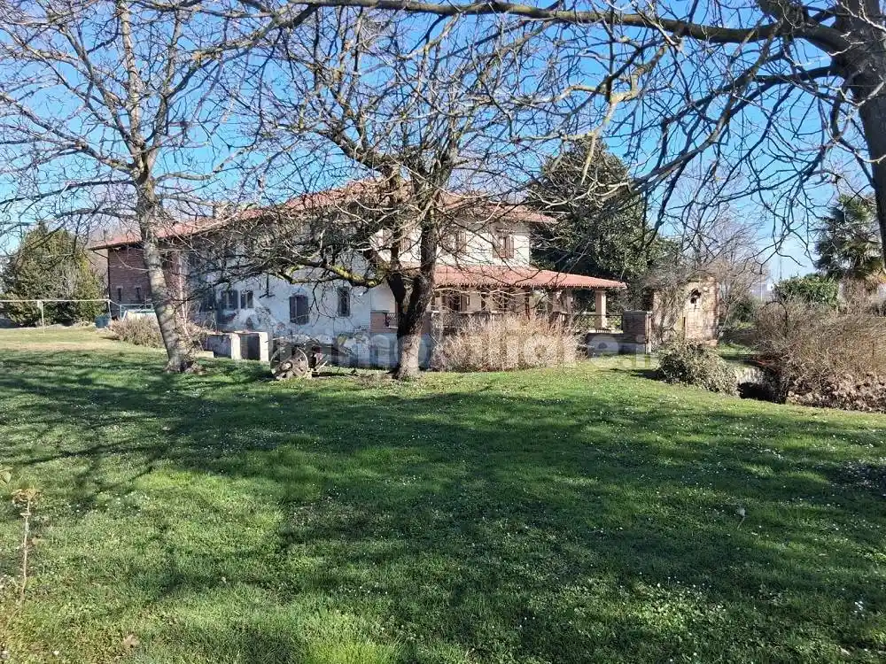 Villa in vendita a Novara