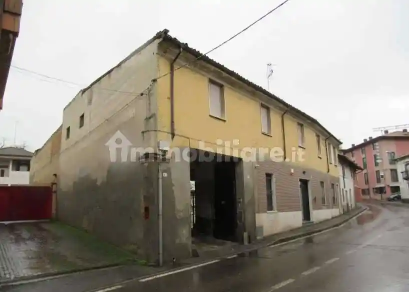 Casa indipendente in vendita a Sannazzaro de' Burgondi