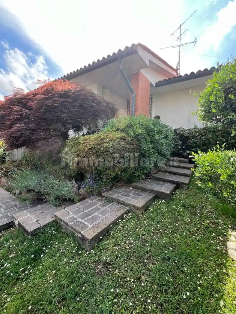 Villa in vendita a Trezzano sul Naviglio
