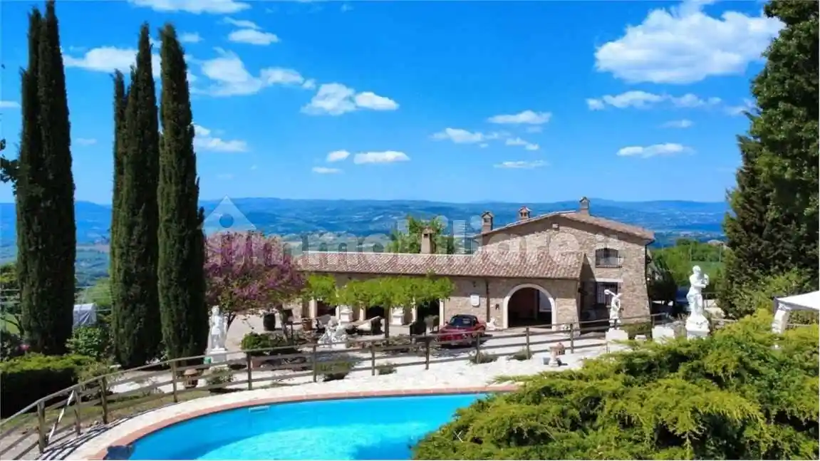Villa in vendita a Todi