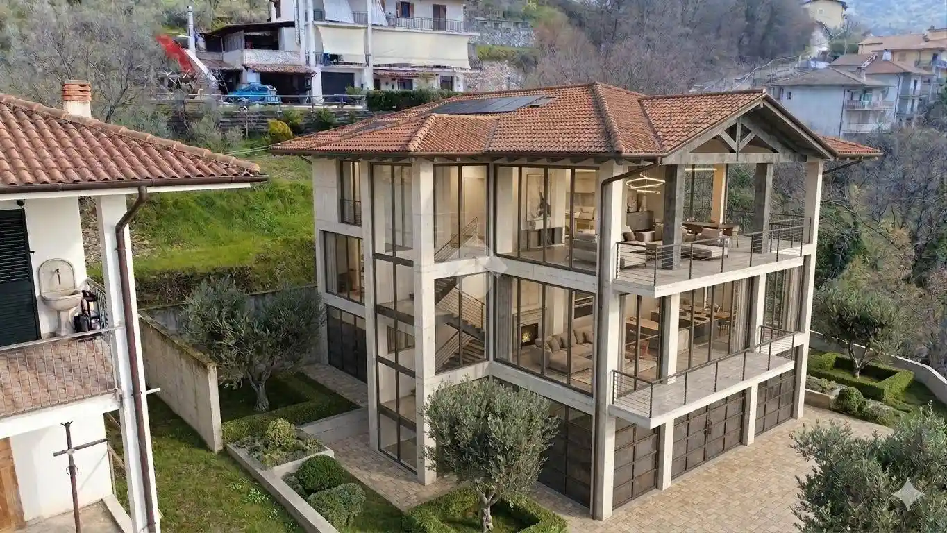 Casa indipendente in vendita a Poggio Bustone