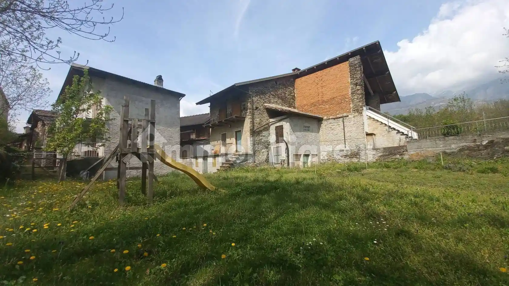 Casa indipendente in vendita a Mattie