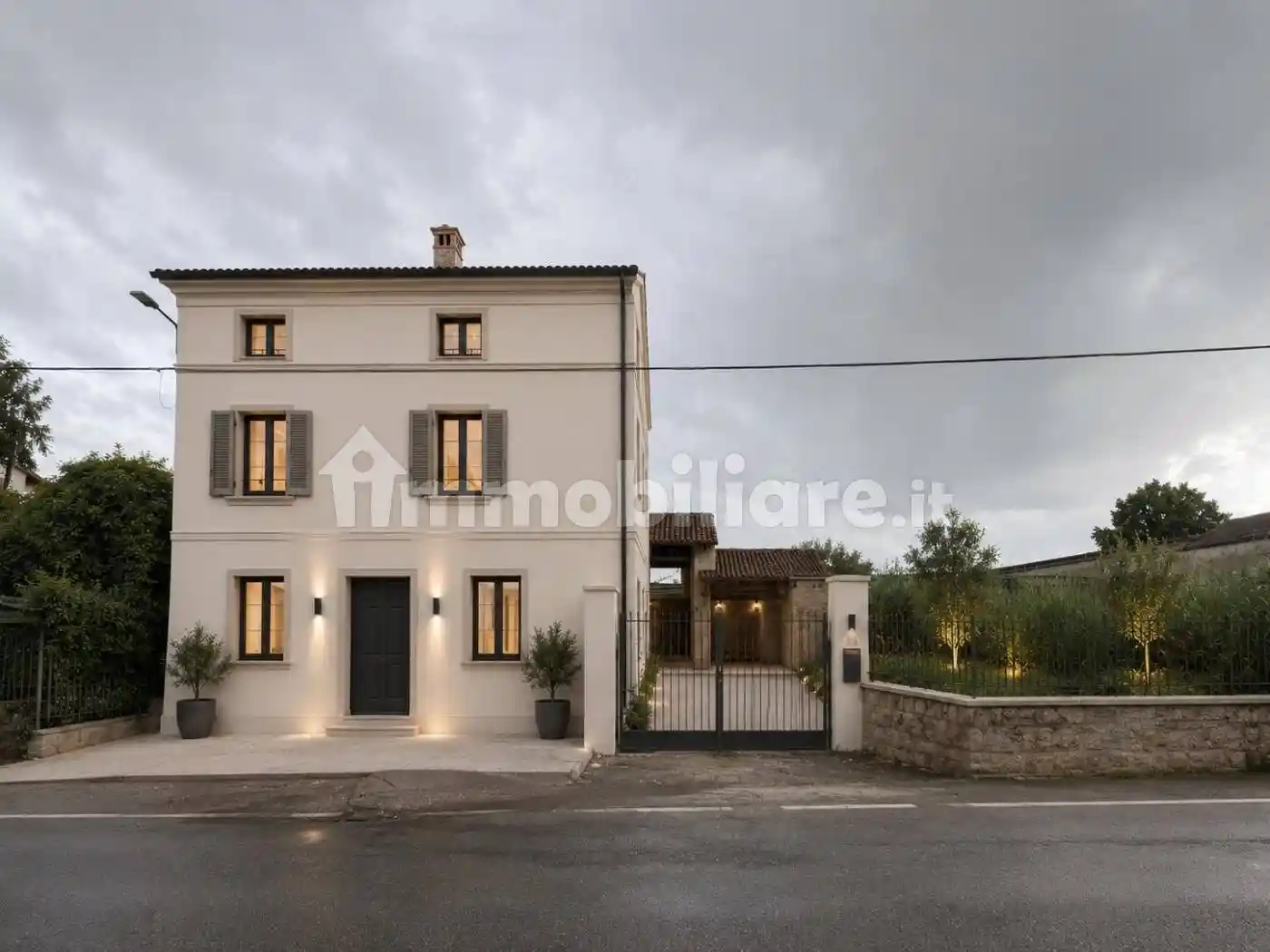 Villa in vendita a Badia Pavese