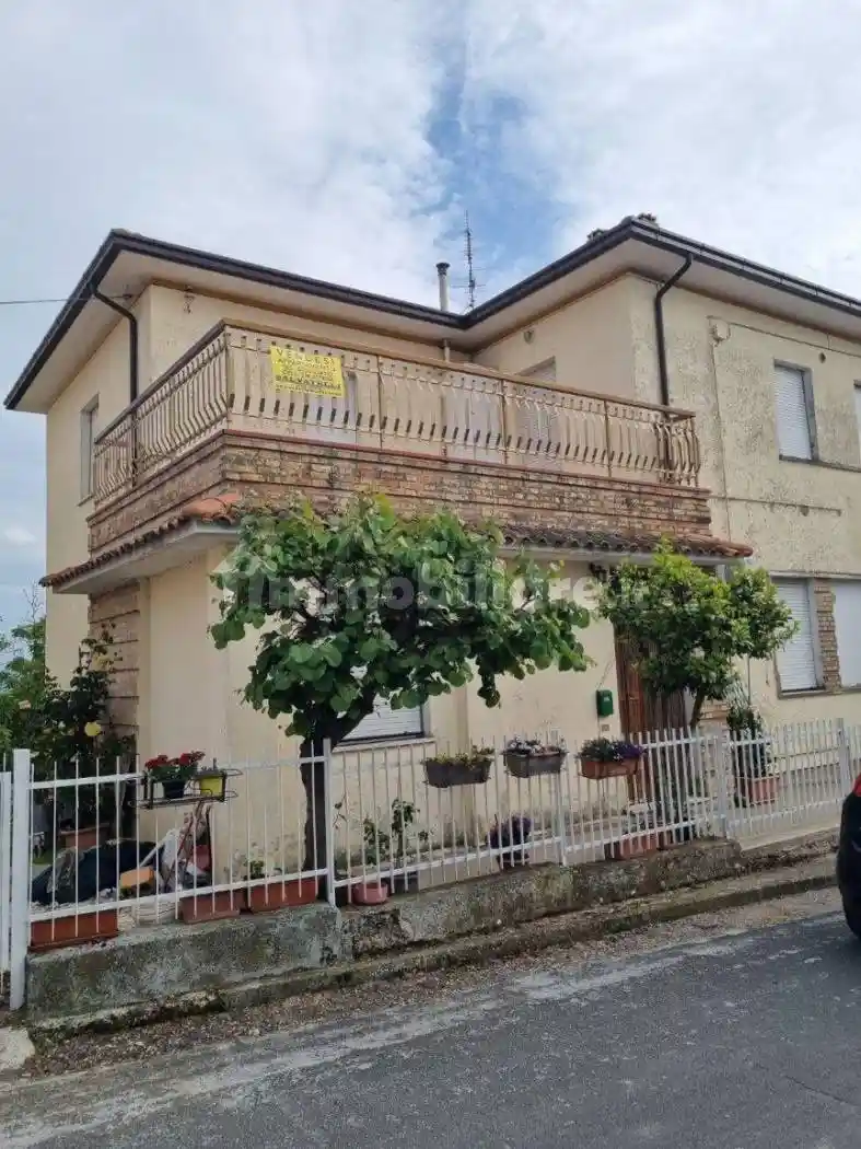 Appartamento in vendita a Loro Piceno