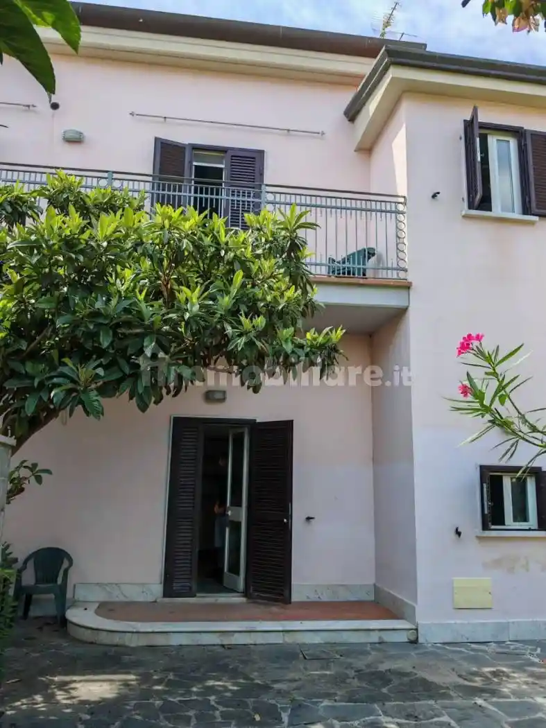 Casa indipendente in vendita a Carrara