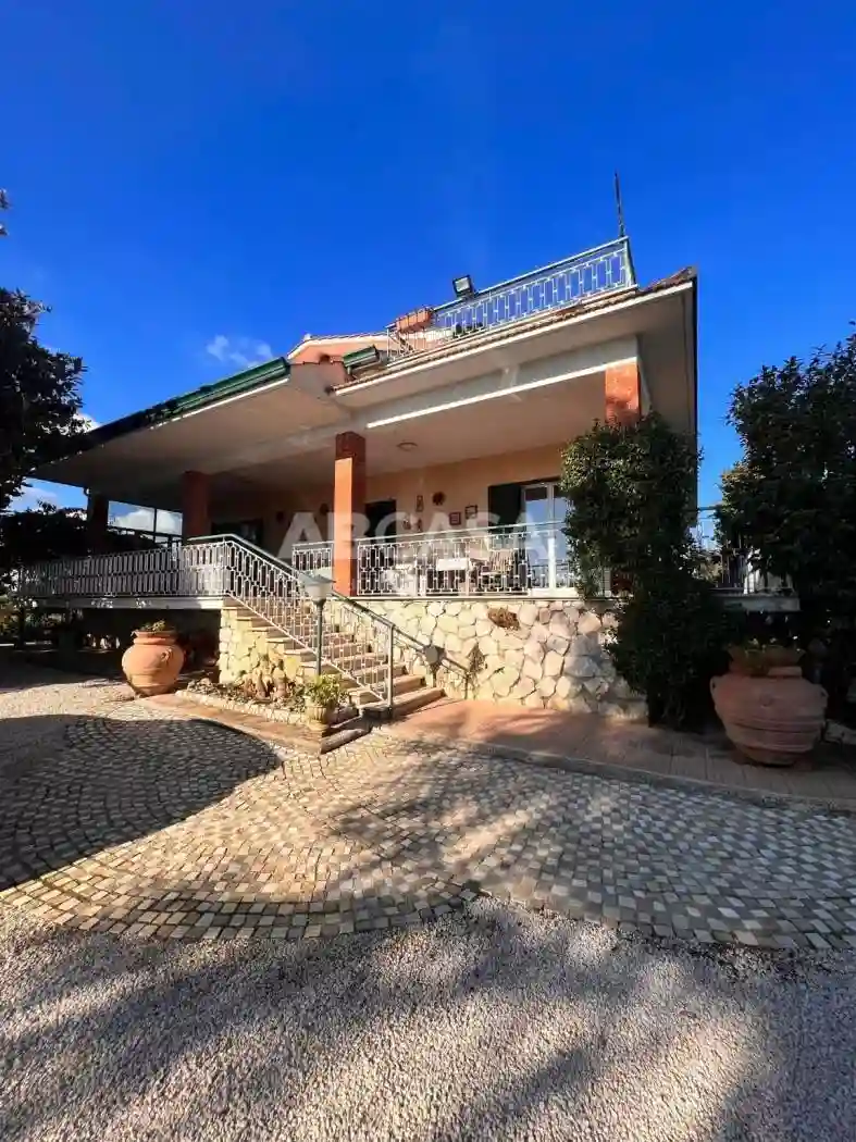 Villa - foto 2
