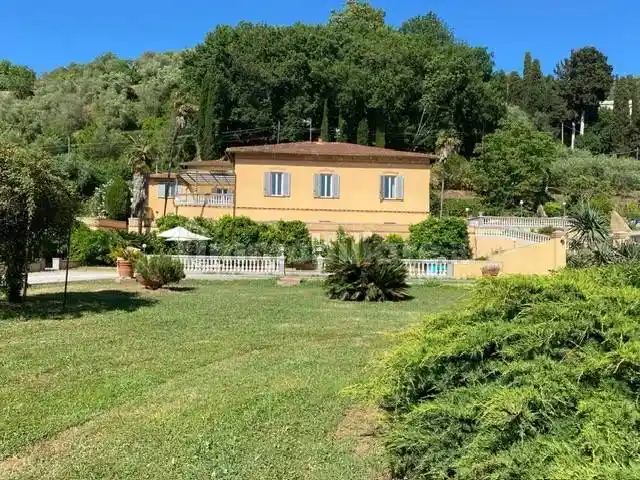 Villa in vendita a Pisa