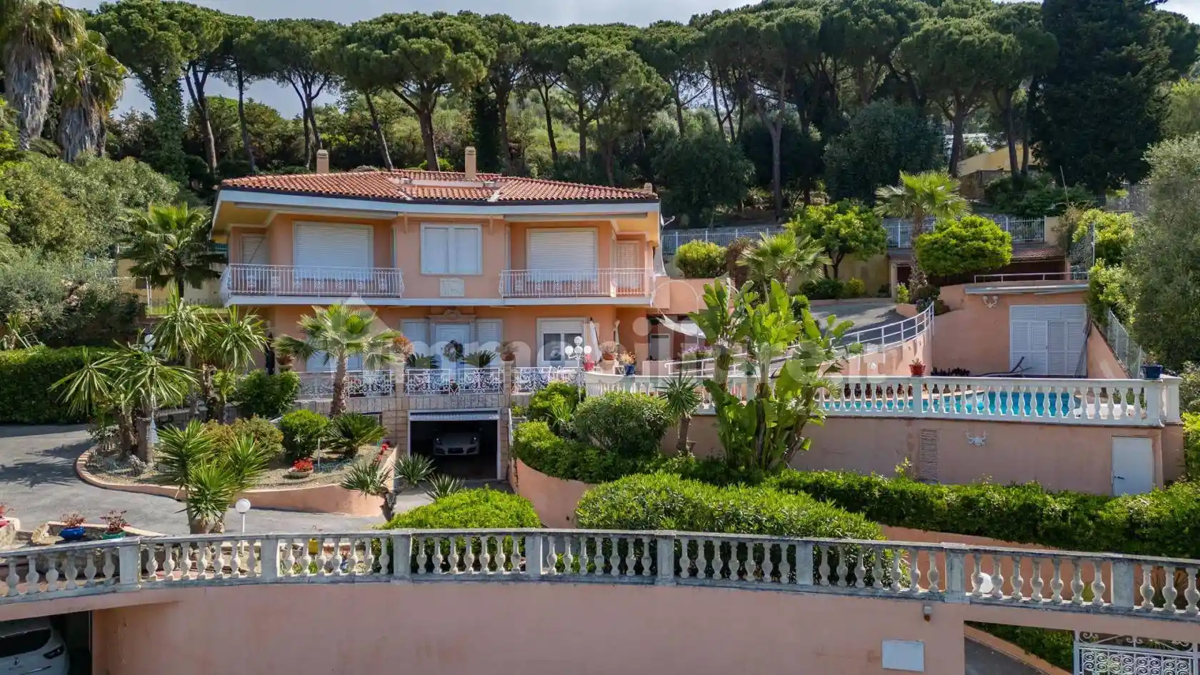 Villa in vendita a Bordighera