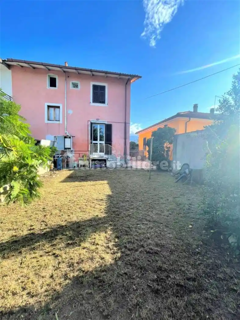 Villetta a schiera in vendita a Massa
