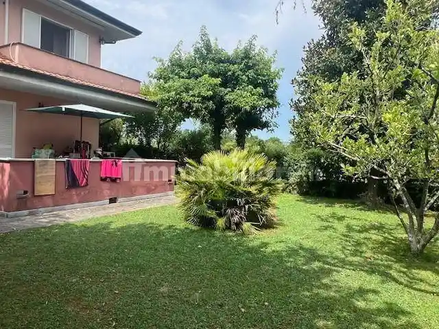 Villetta a schiera in vendita a Massa