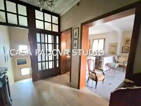 Villa in vendita a Selvazzano Dentro