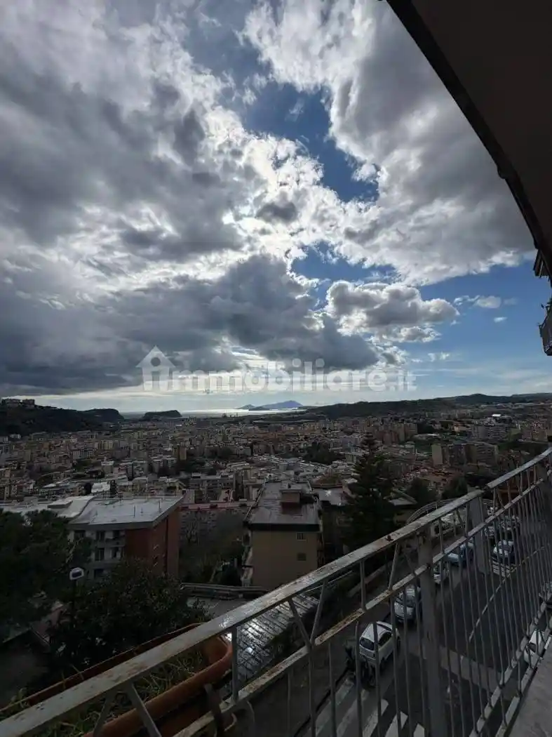 Appartamento in affitto a Napoli