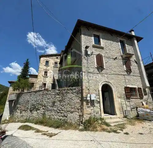 Appartamento in vendita a Roccafluvione