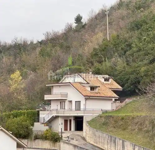 Villa in vendita a Ascoli Piceno