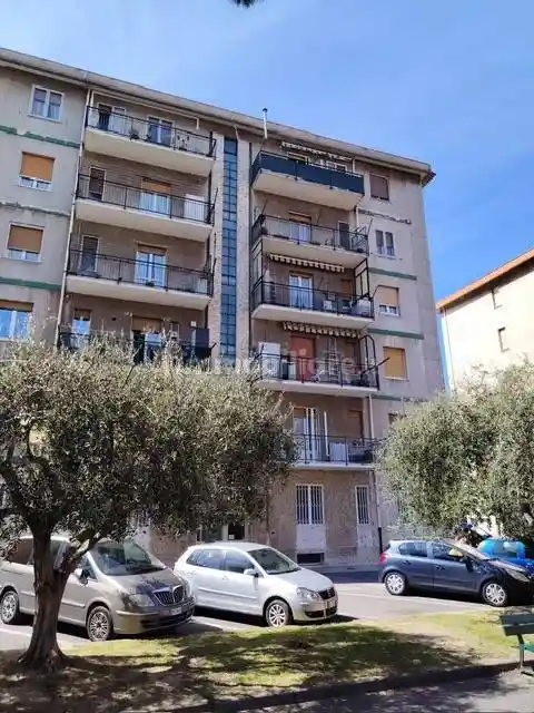 Appartamento in vendita a Vado Ligure