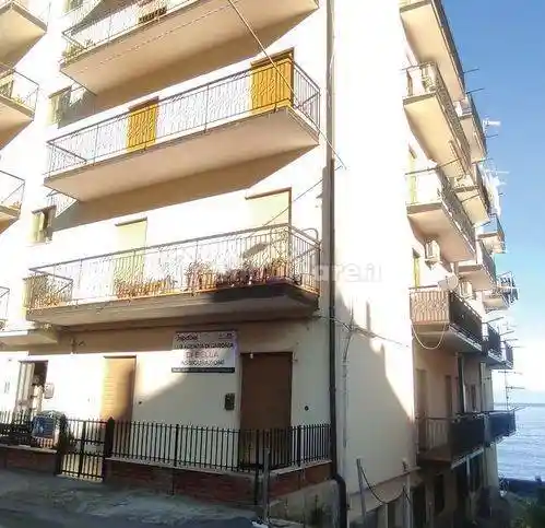 Appartamento in vendita a Caronia