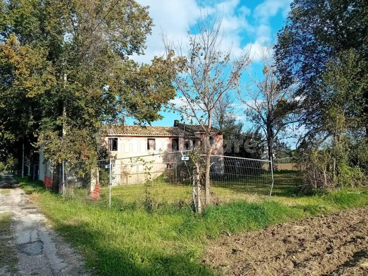 Rustico - Casale in vendita a Loreto