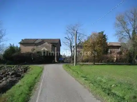 Rustico - Casale in vendita a Modena