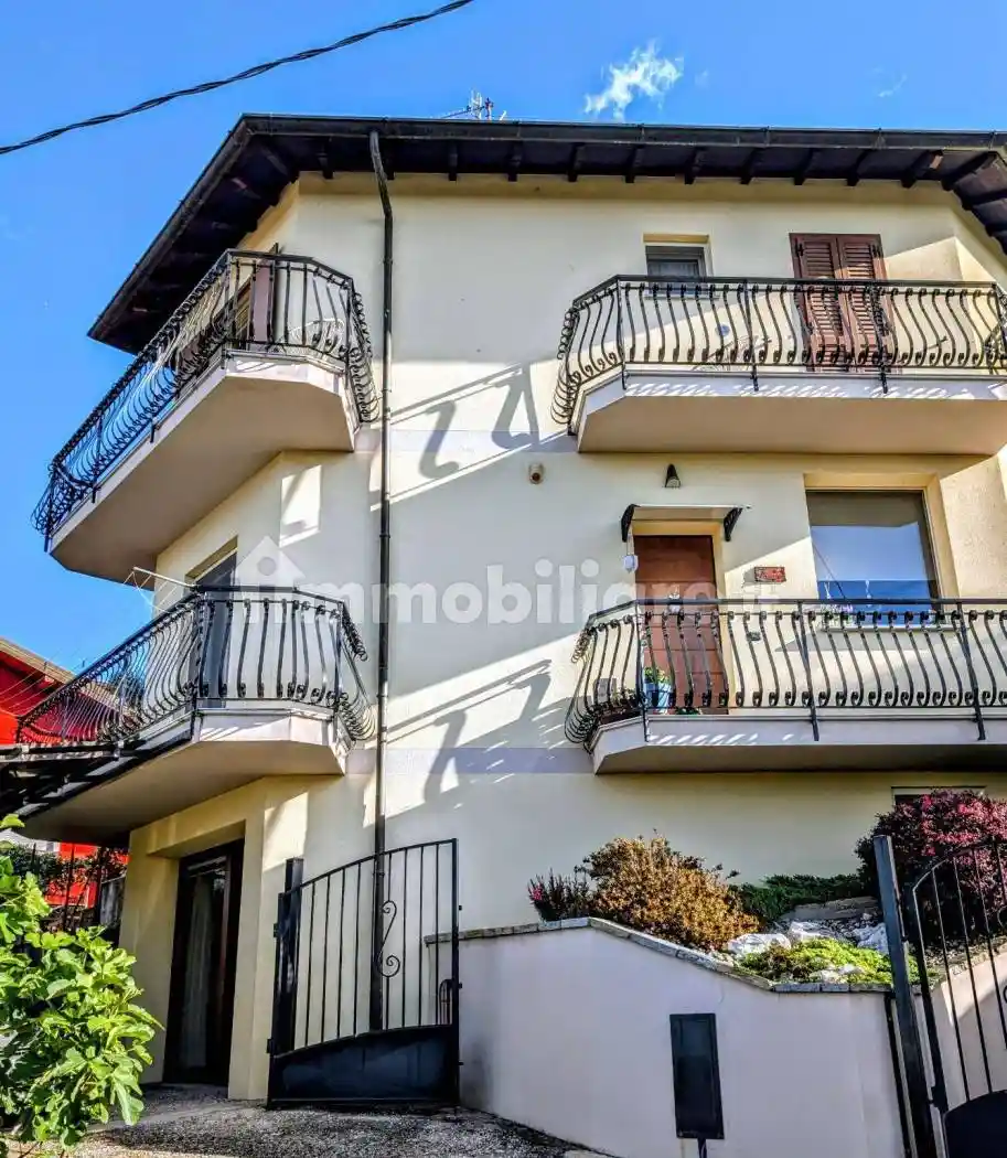 Villa in vendita a Besozzo