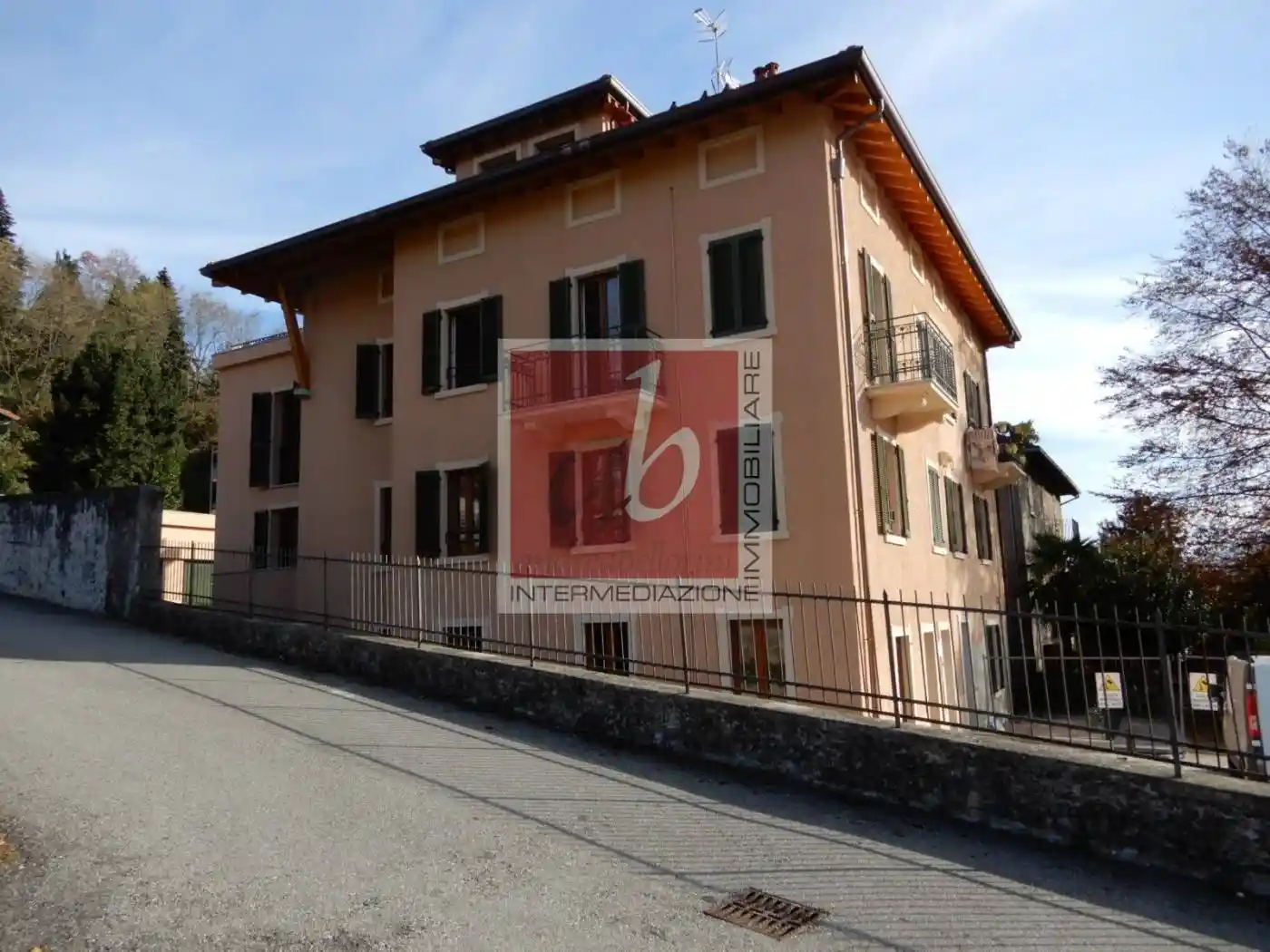 Appartamento in affitto a Laveno-Mombello