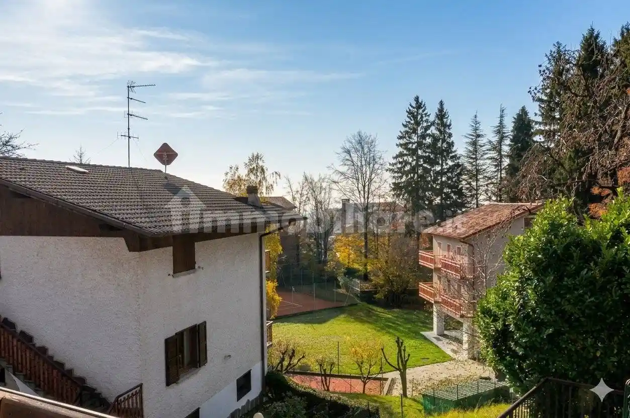 Villa in vendita a Selvino