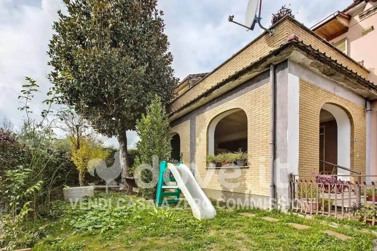 Casa indipendente in vendita a Frosinone
