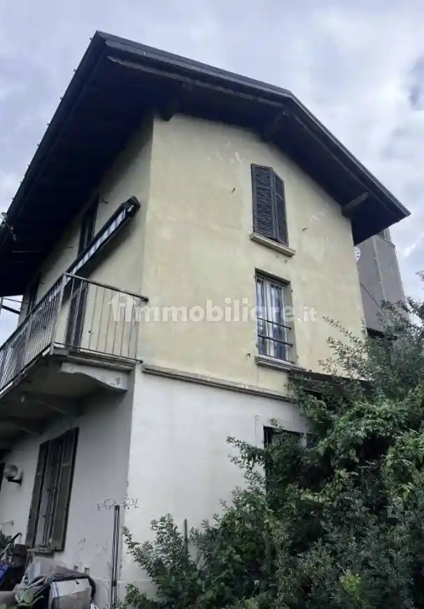 Casa indipendente in vendita a Luino