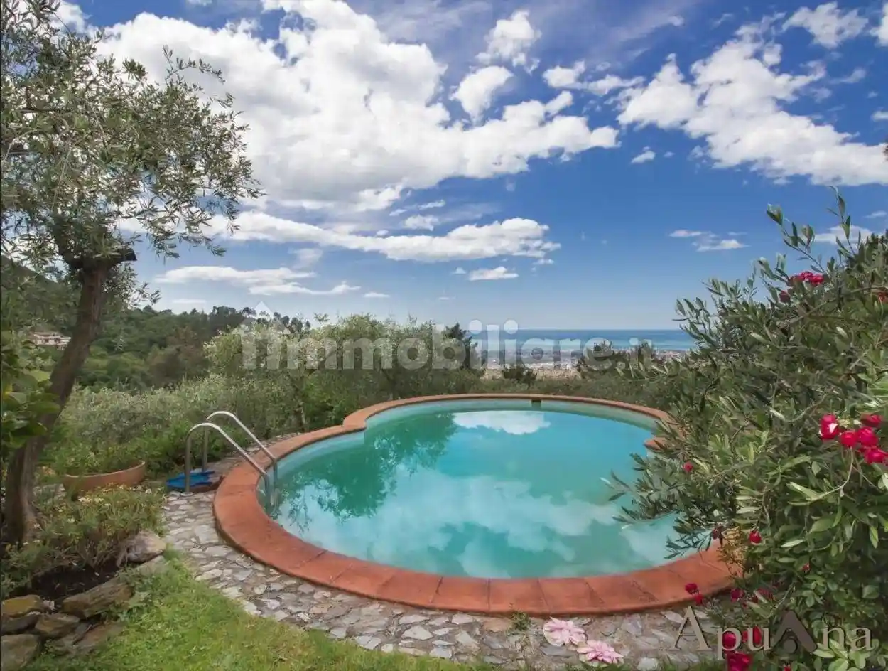 Villa in vendita a Massa