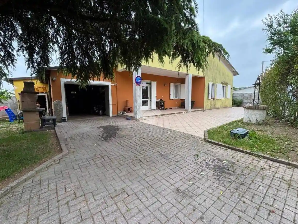 Villa in vendita a San Giorgio Bigarello