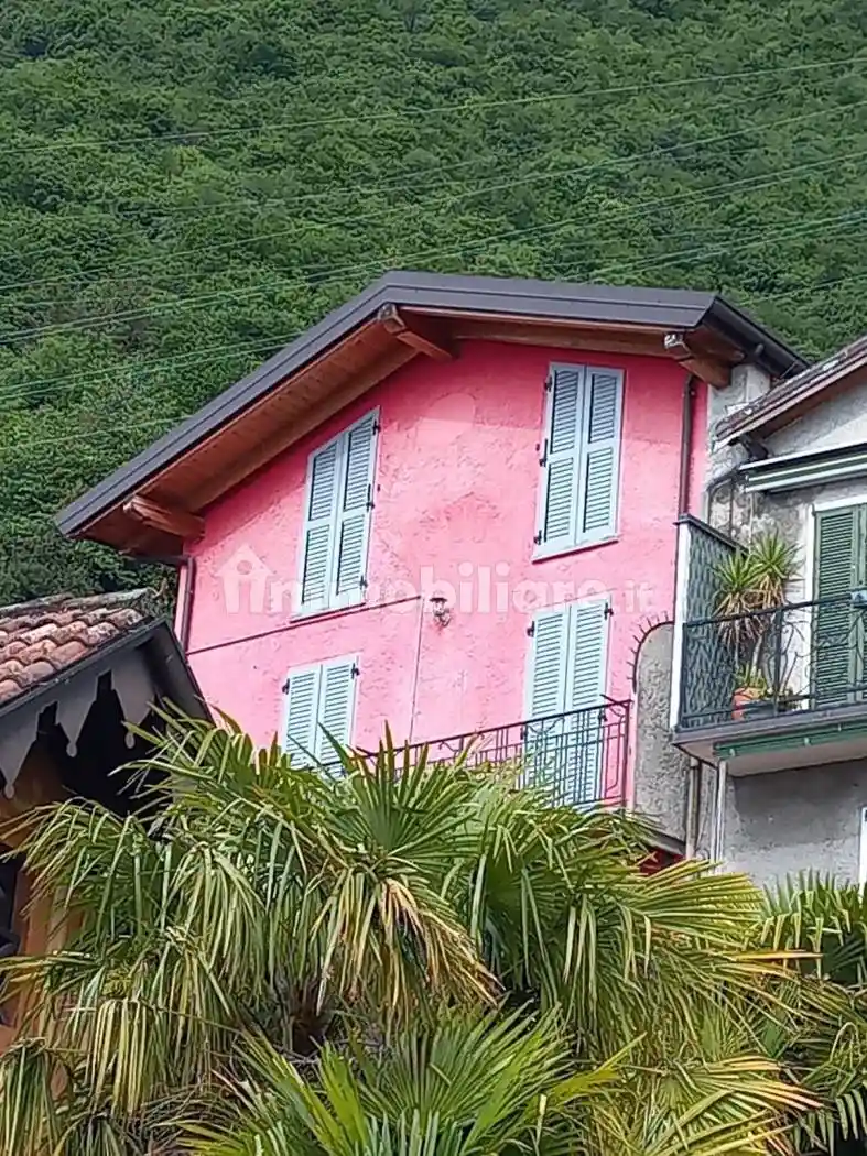 Appartamento in affitto a Varenna