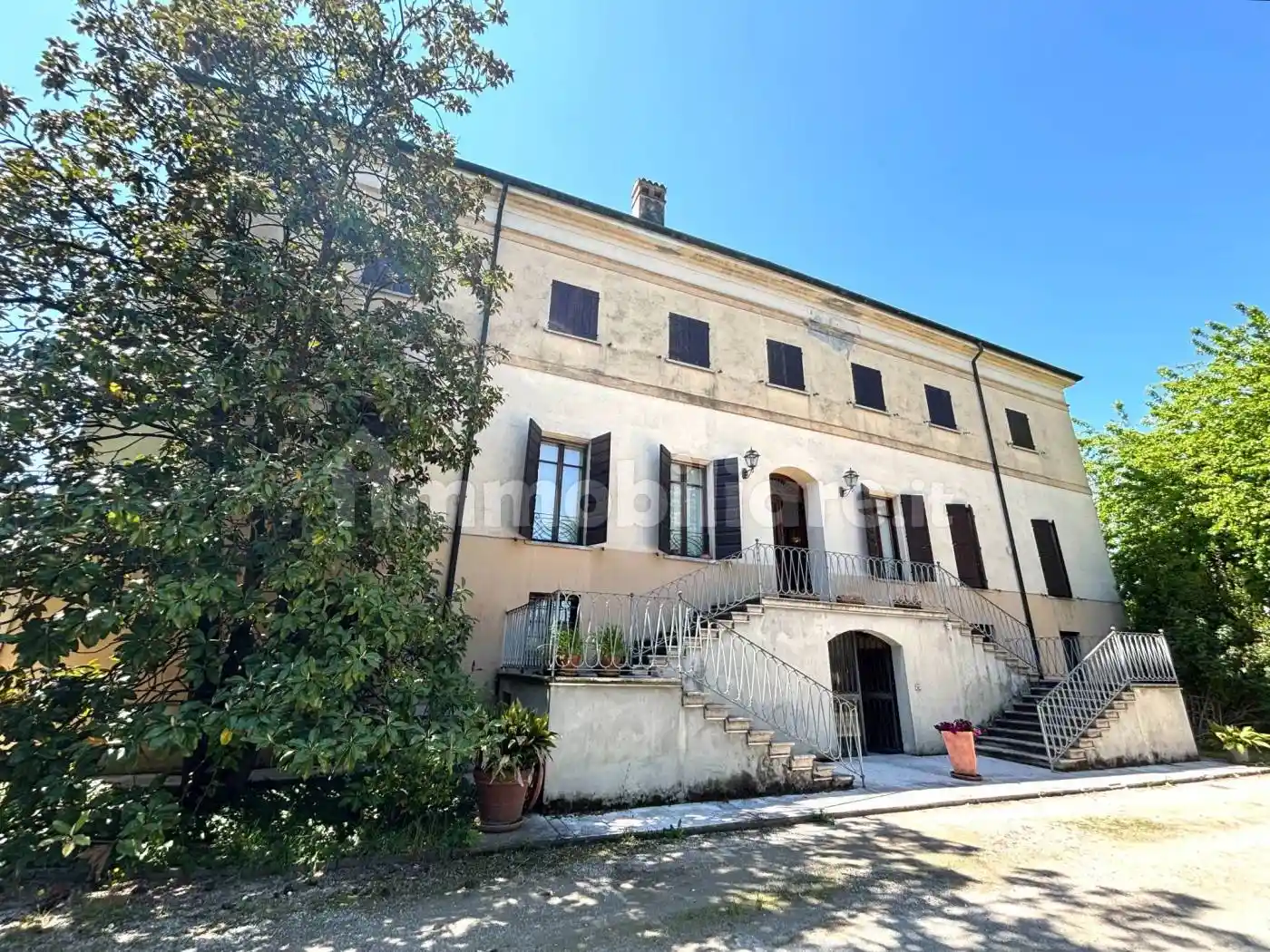 Villa in vendita a Mantova