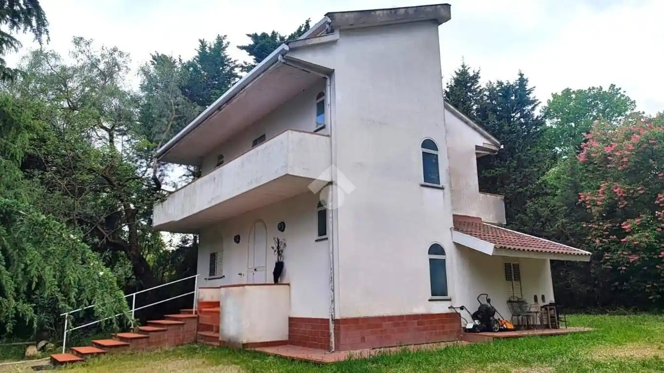 Casa indipendente in vendita a Montecorvino Rovella