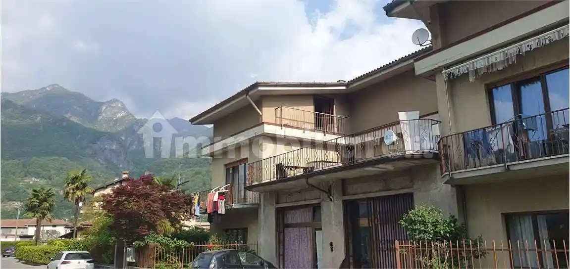 Villa in vendita a Porlezza
