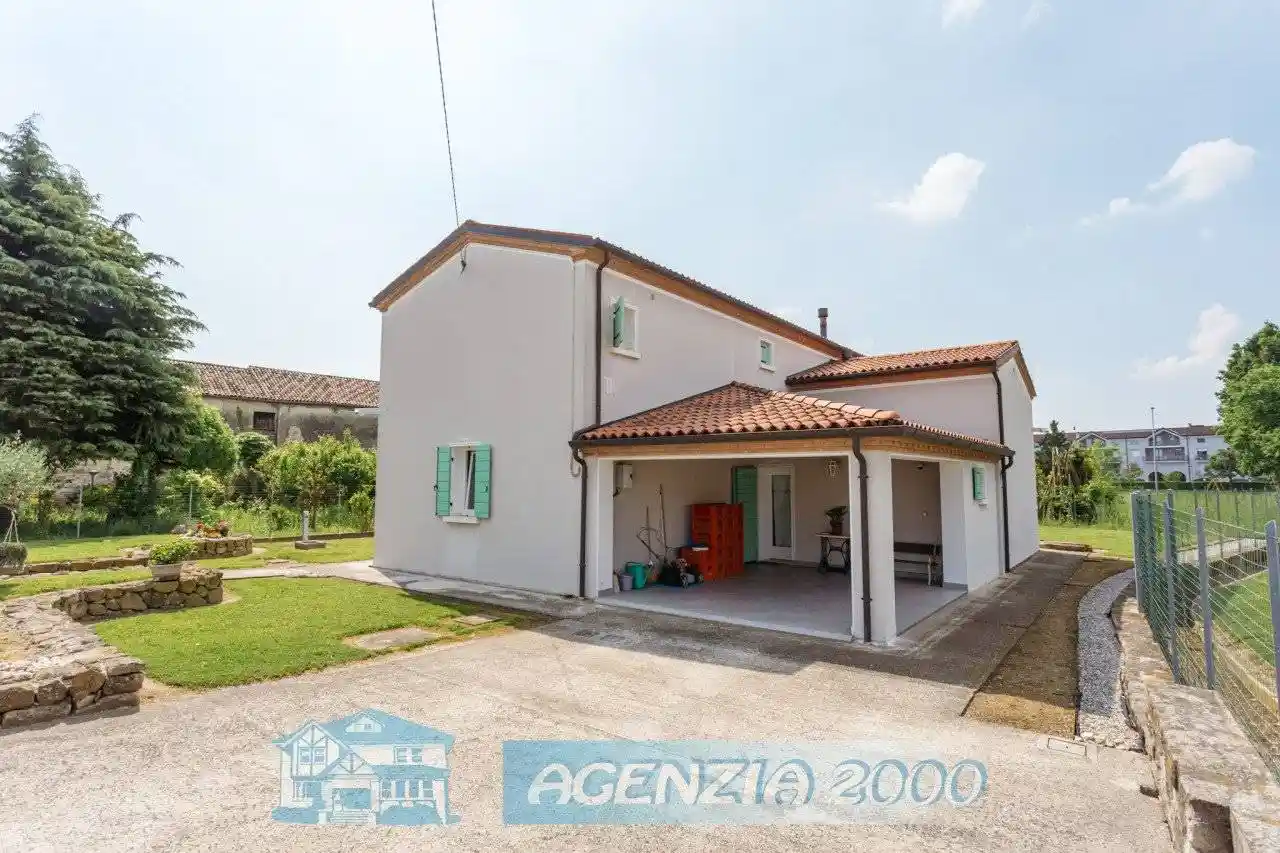 Rustico - Casale in vendita a Due Carrare