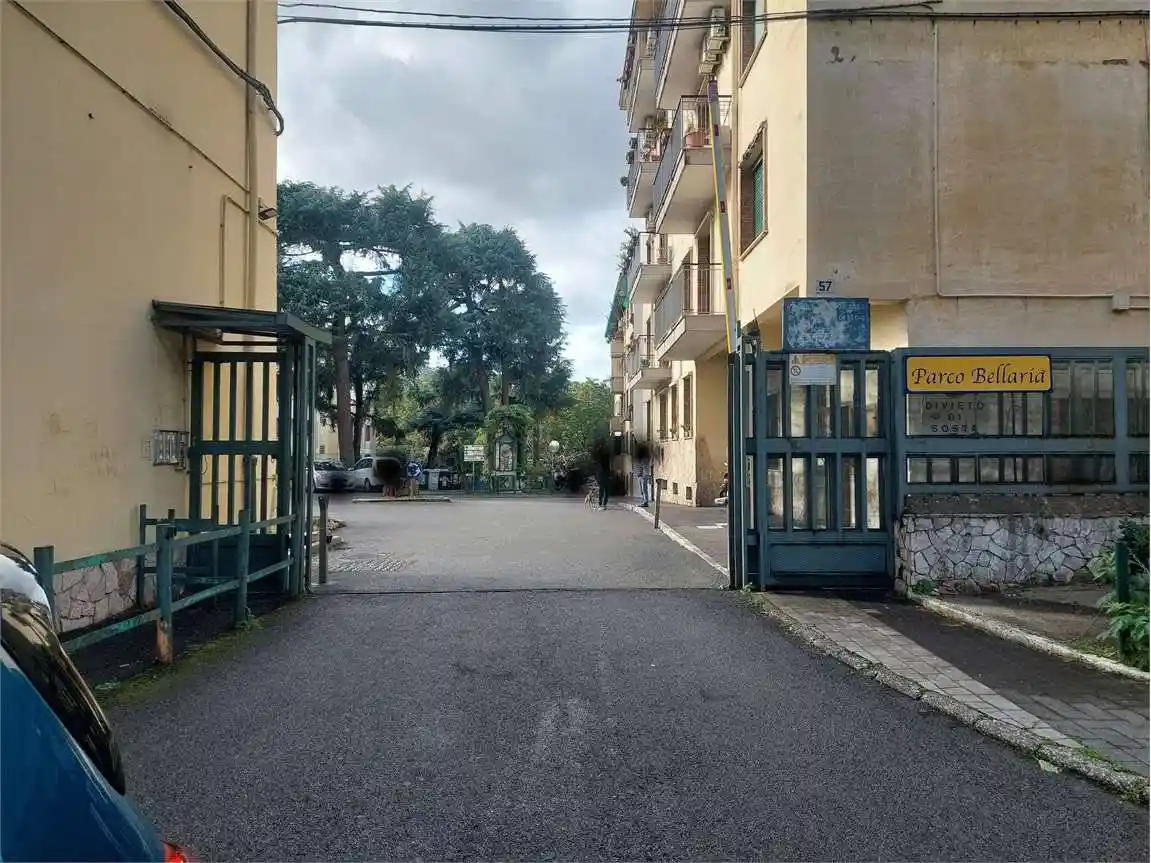 Appartamento in vendita a Napoli