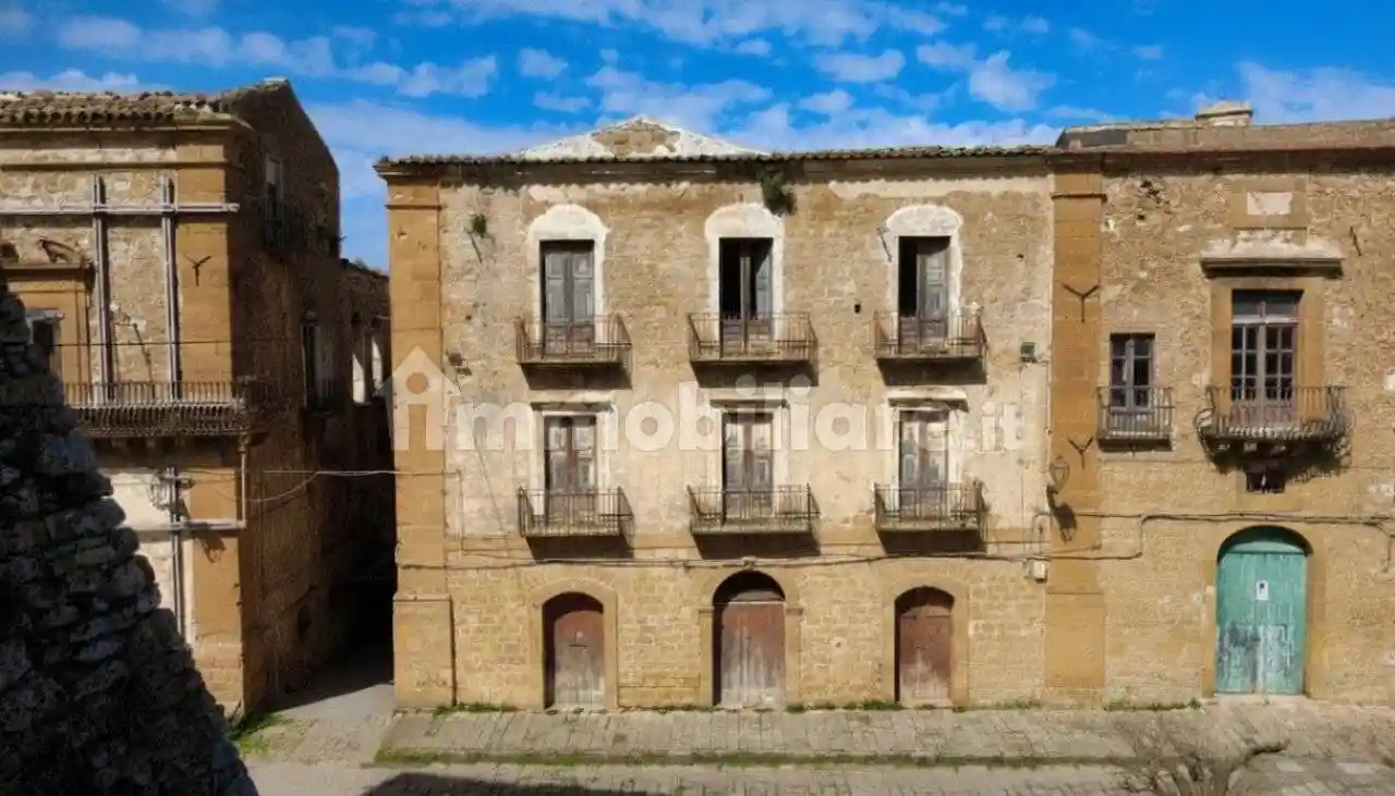Palazzo - Edificio in vendita a Piazza Armerina