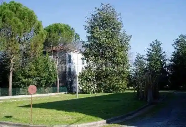 Villa in vendita a Russi