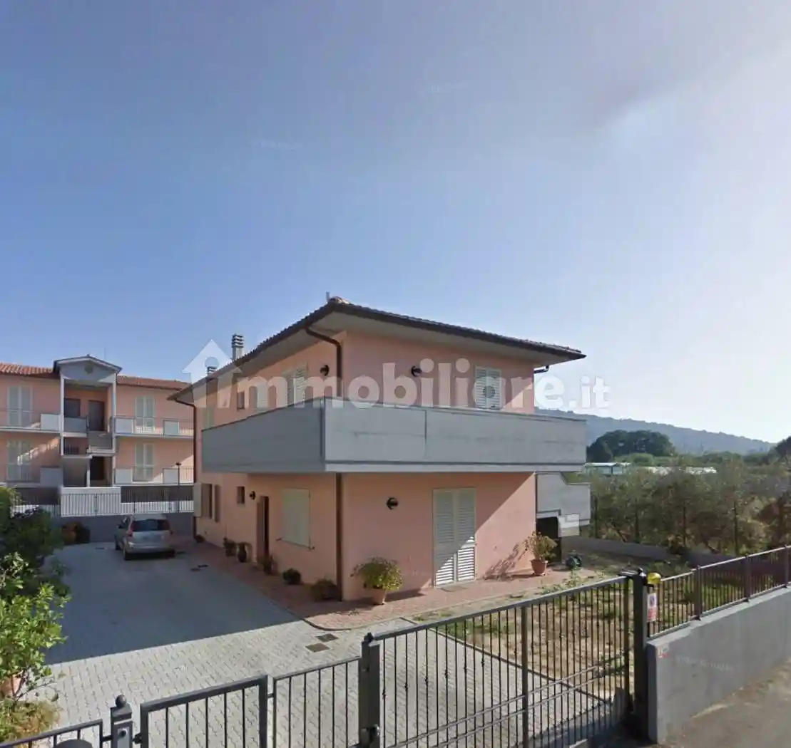 Casa indipendente in vendita a Pescia