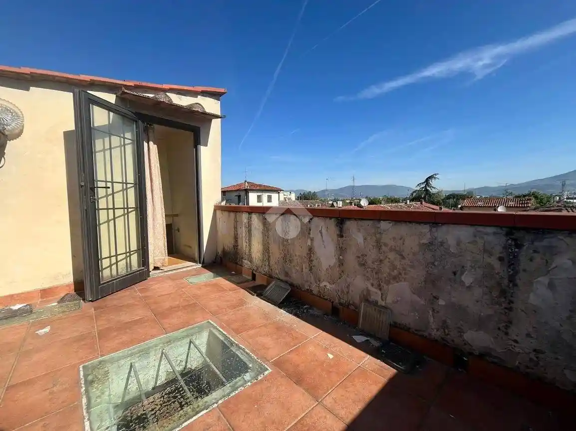 Casa indipendente in vendita a Campi Bisenzio