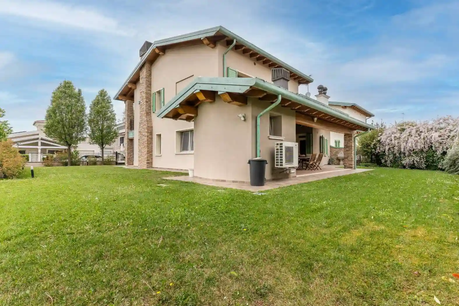 Villa - foto 2
