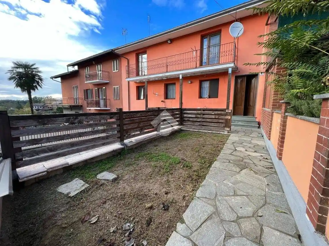 Casa indipendente in vendita a Viale
